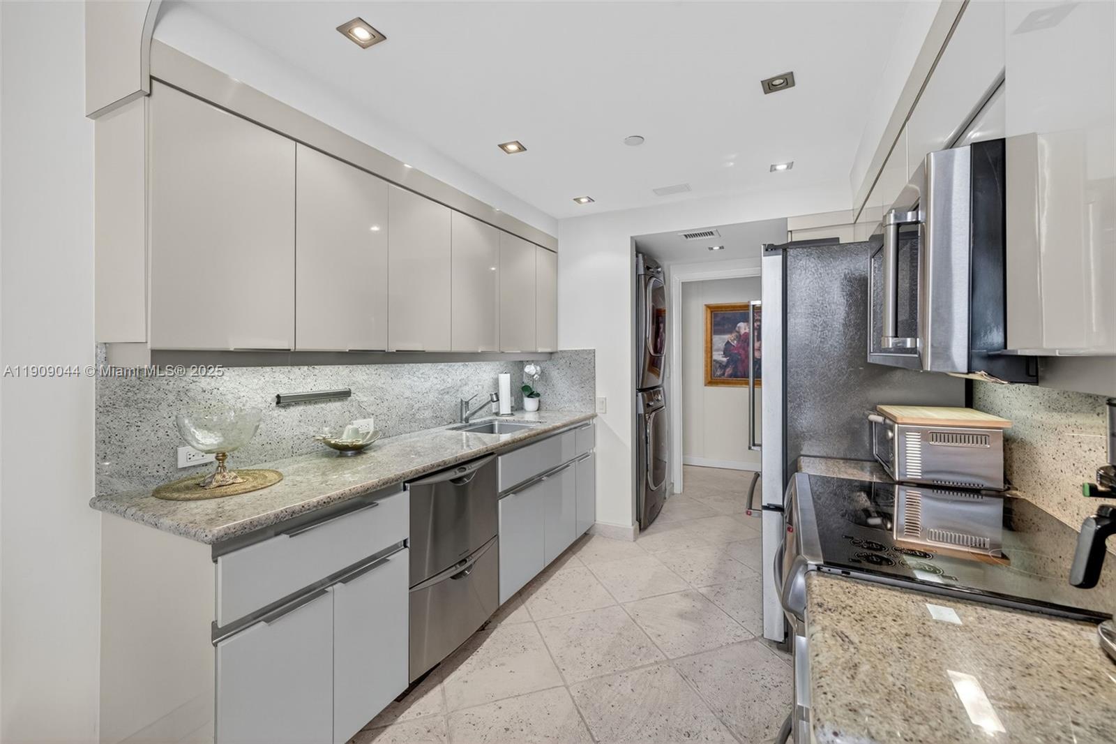 3000 Island Blvd #1904, Aventura FL 33160