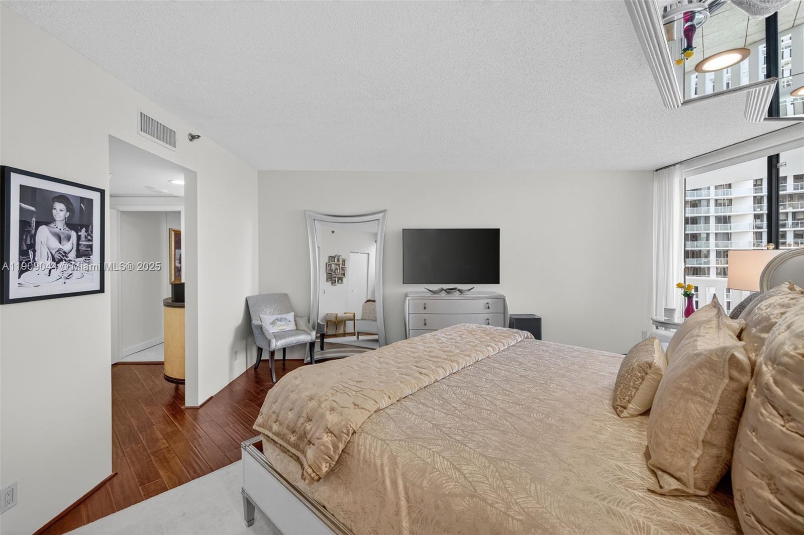 3000 Island Blvd #1904, Aventura FL 33160