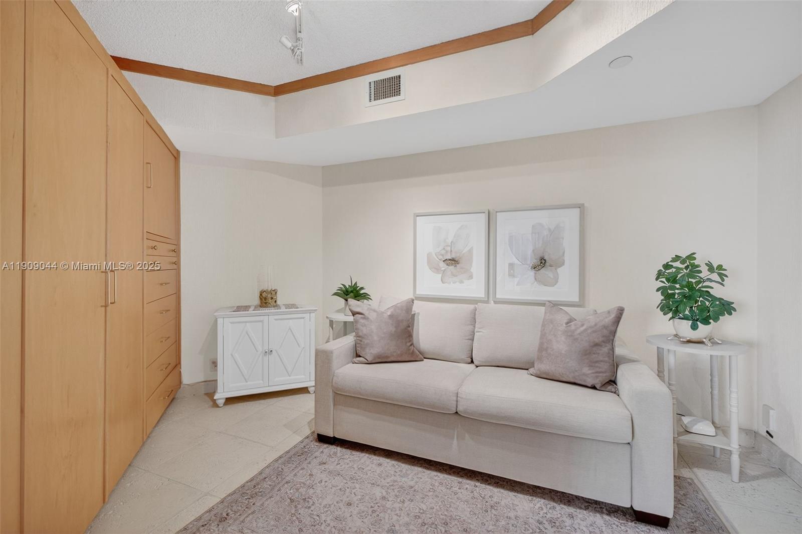 3000 Island Blvd #1904, Aventura FL 33160
