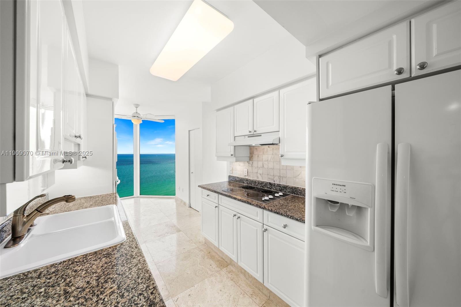 4775 Collins Ave #1903, Miami Beach FL 33140