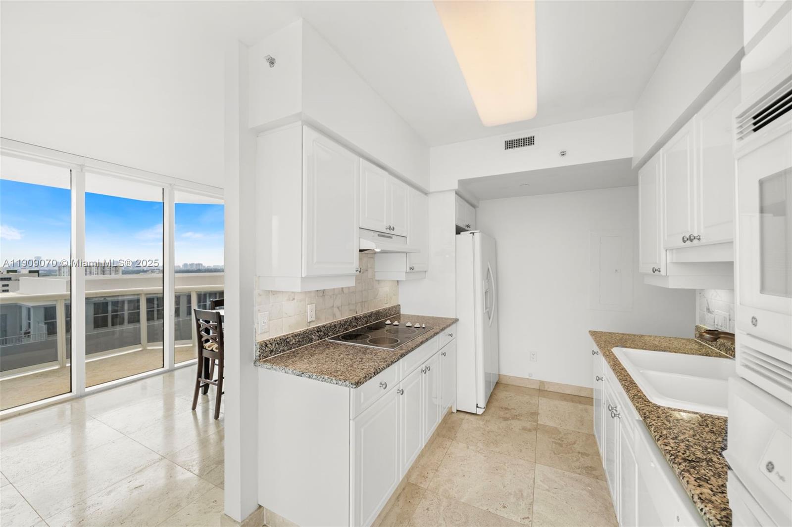 4775 Collins Ave #1903, Miami Beach FL 33140