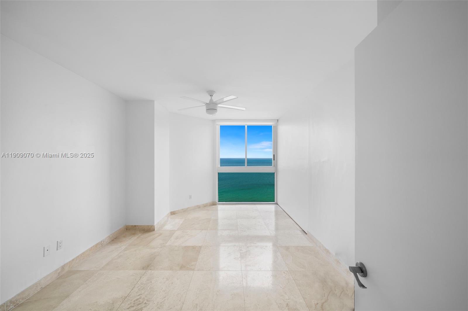 4775 Collins Ave #1903, Miami Beach FL 33140