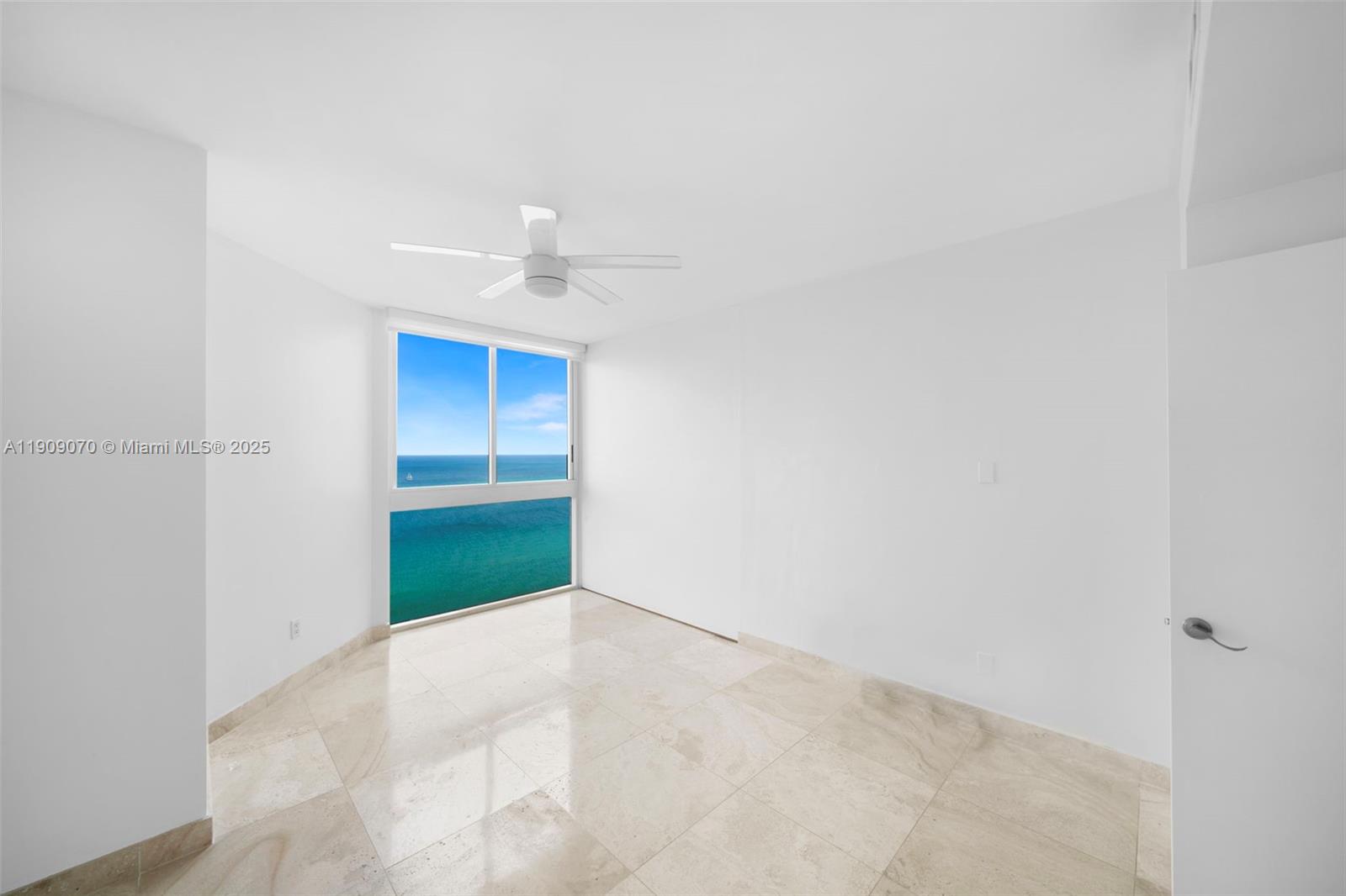 4775 Collins Ave #1903, Miami Beach FL 33140