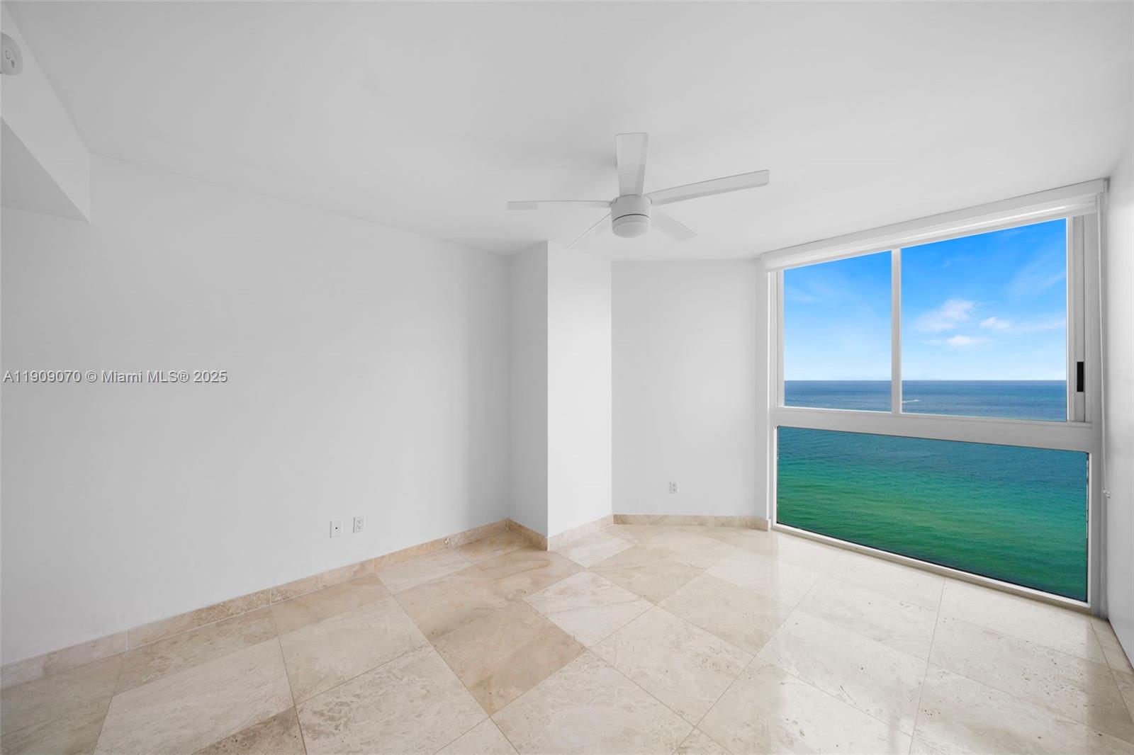 4775 Collins Ave #1903, Miami Beach FL 33140