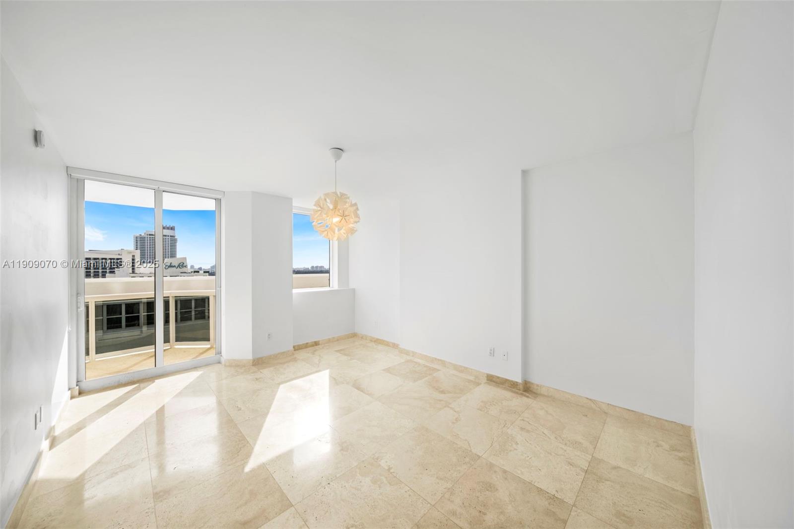4775 Collins Ave #1903, Miami Beach FL 33140