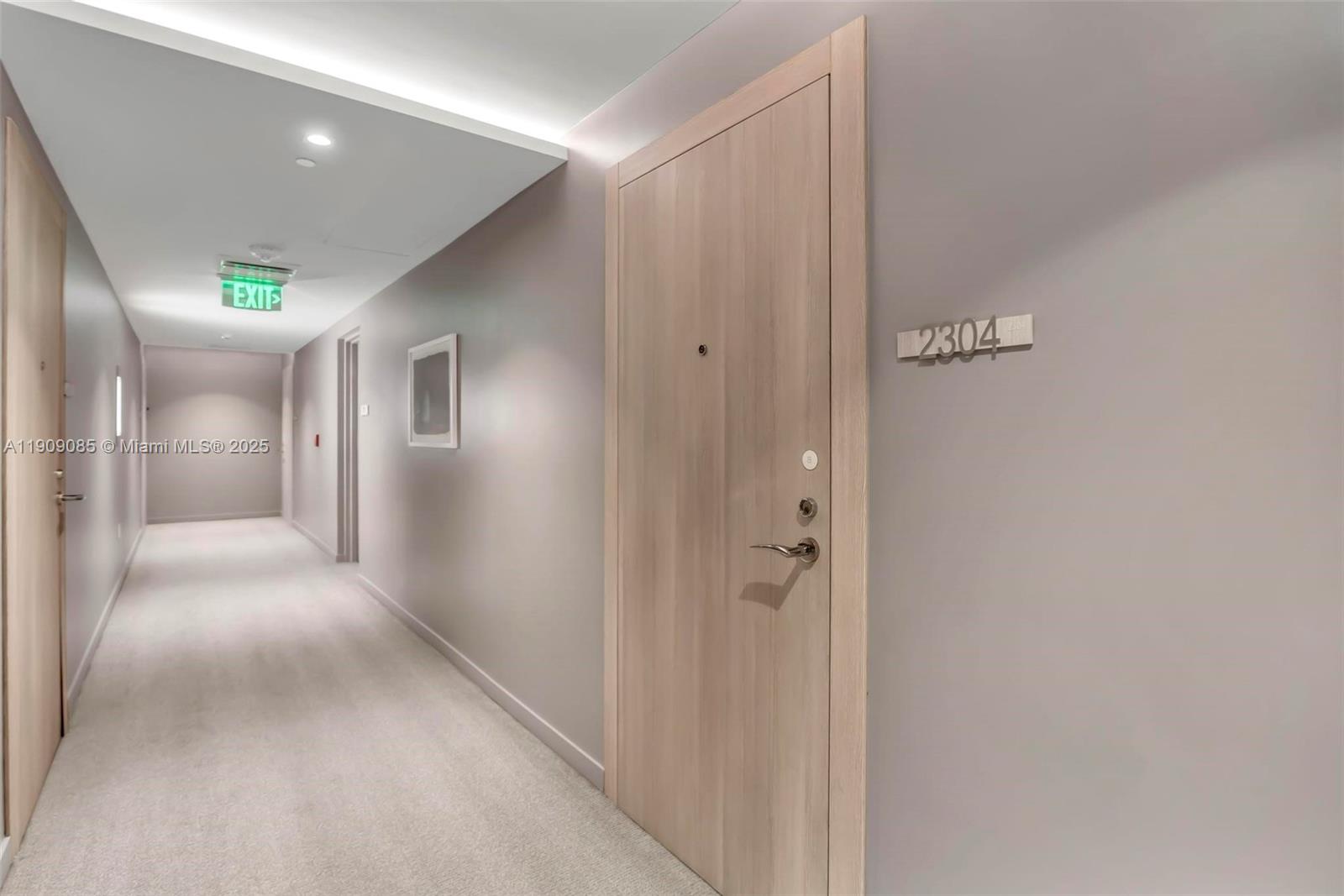 1000 Brickell Plz #2304, Miami FL 33131