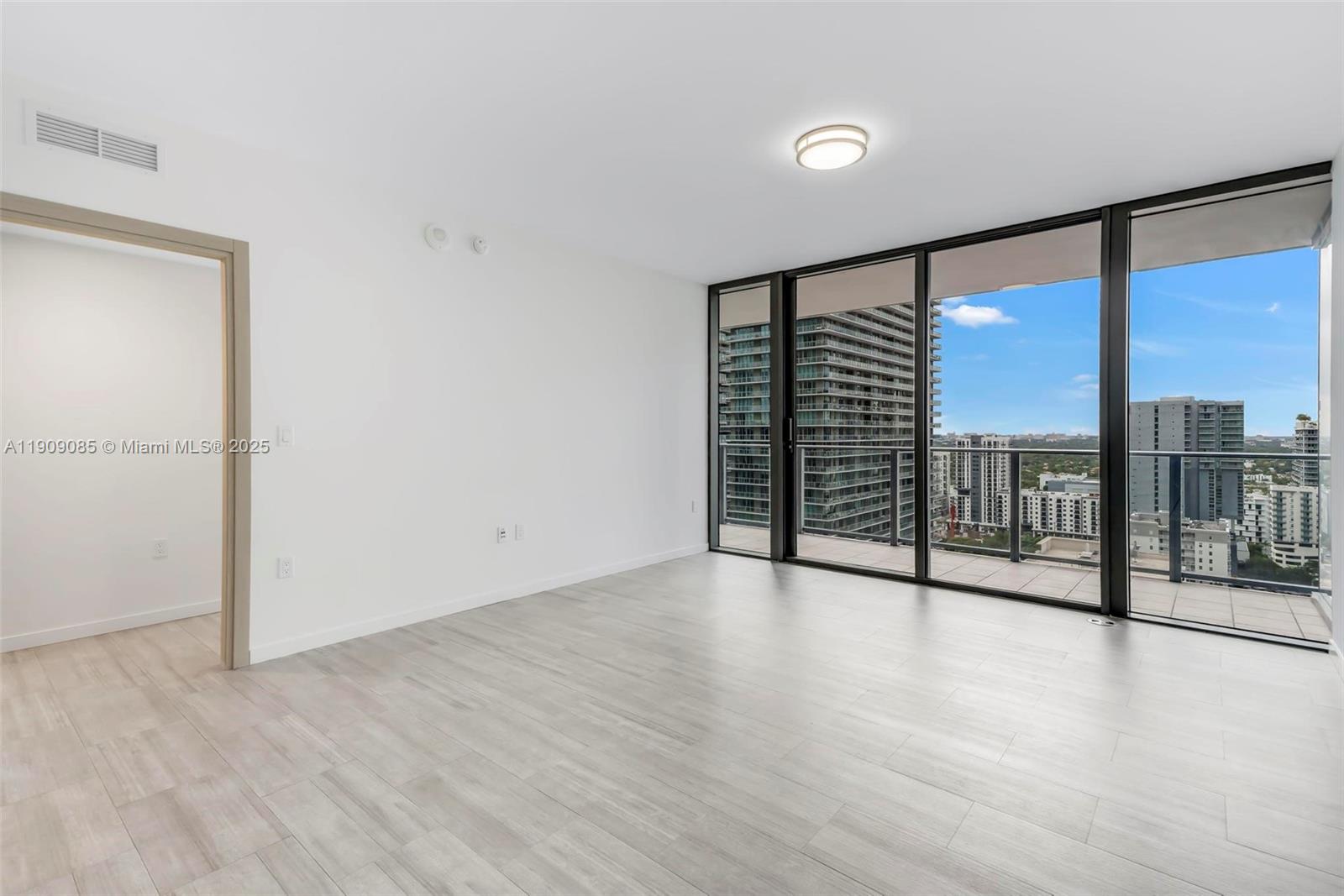1000 Brickell Plz #2304, Miami FL 33131