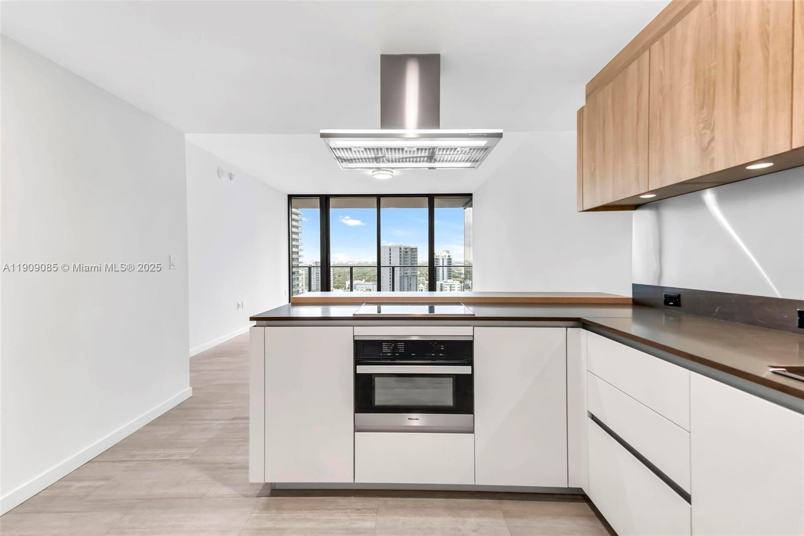 1000 Brickell Plz #2304, Miami FL 33131