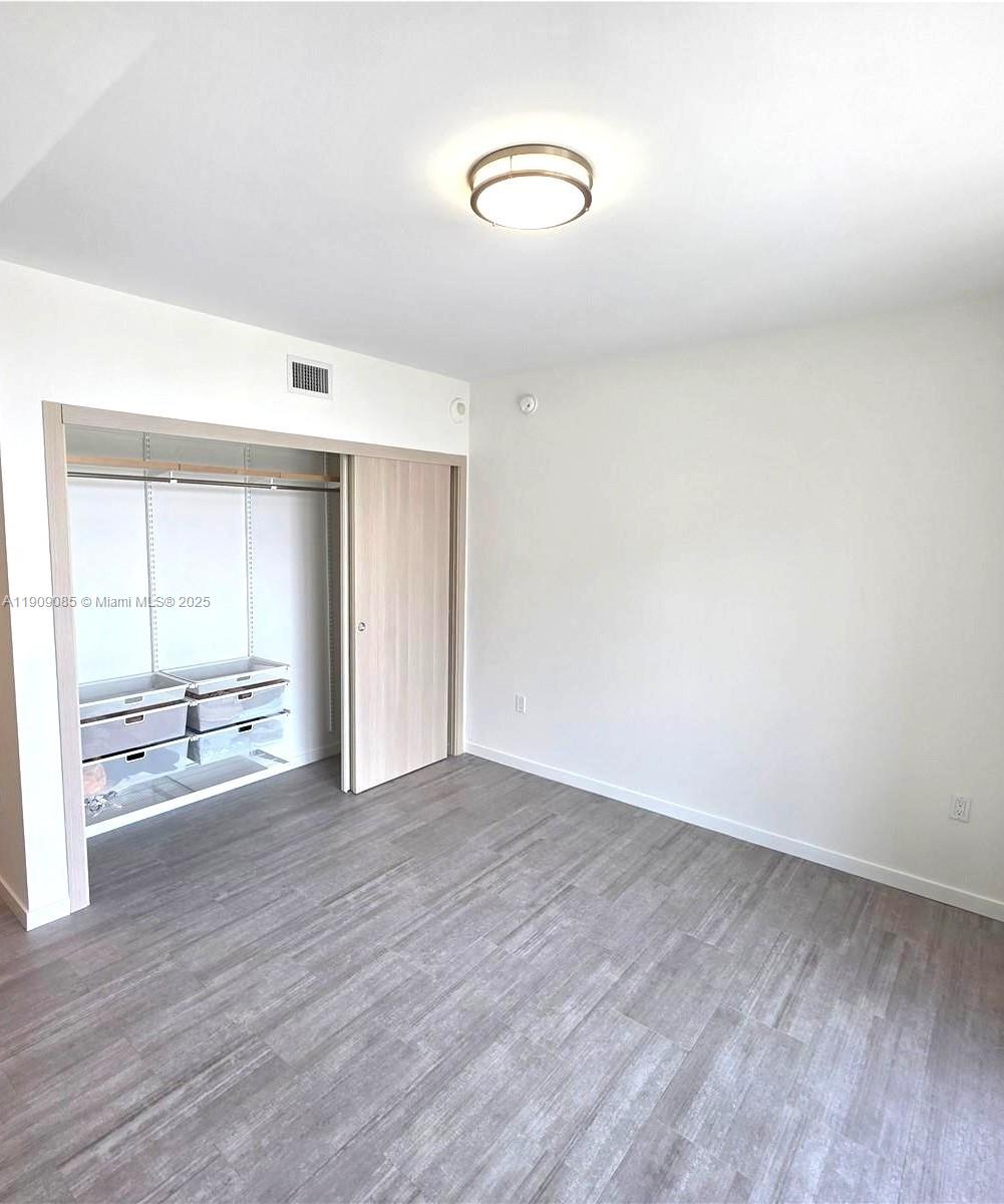 1000 Brickell Plz #2304, Miami FL 33131
