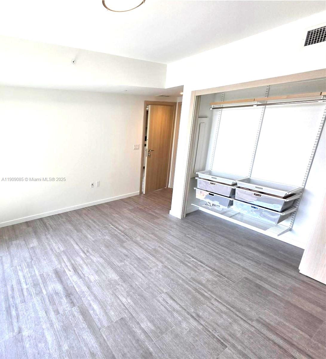 1000 Brickell Plz #2304, Miami FL 33131