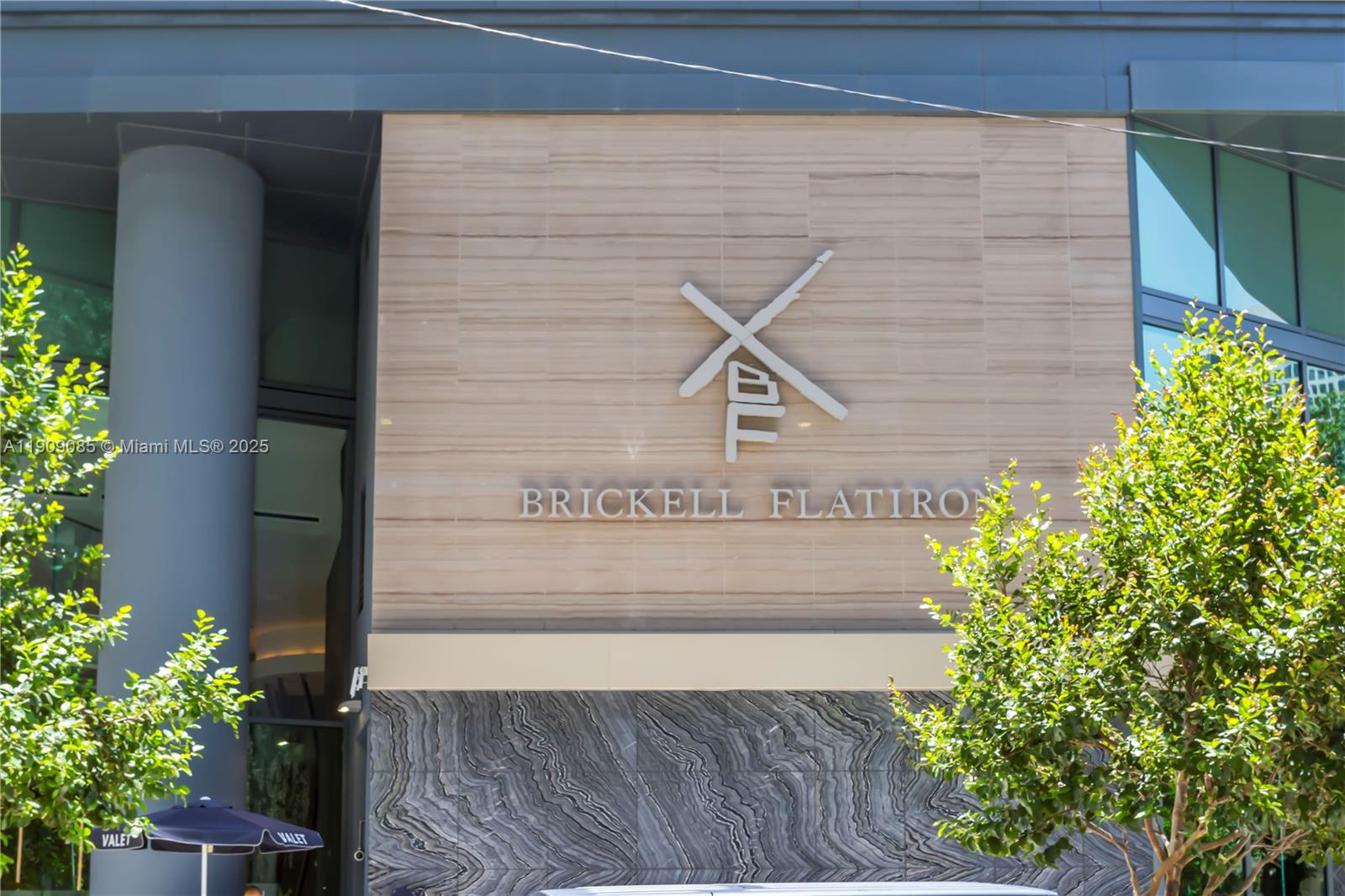1000 Brickell Plz #2304, Miami FL 33131