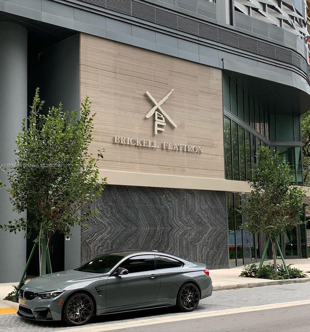 1000 Brickell Plz #2304, Miami FL 33131