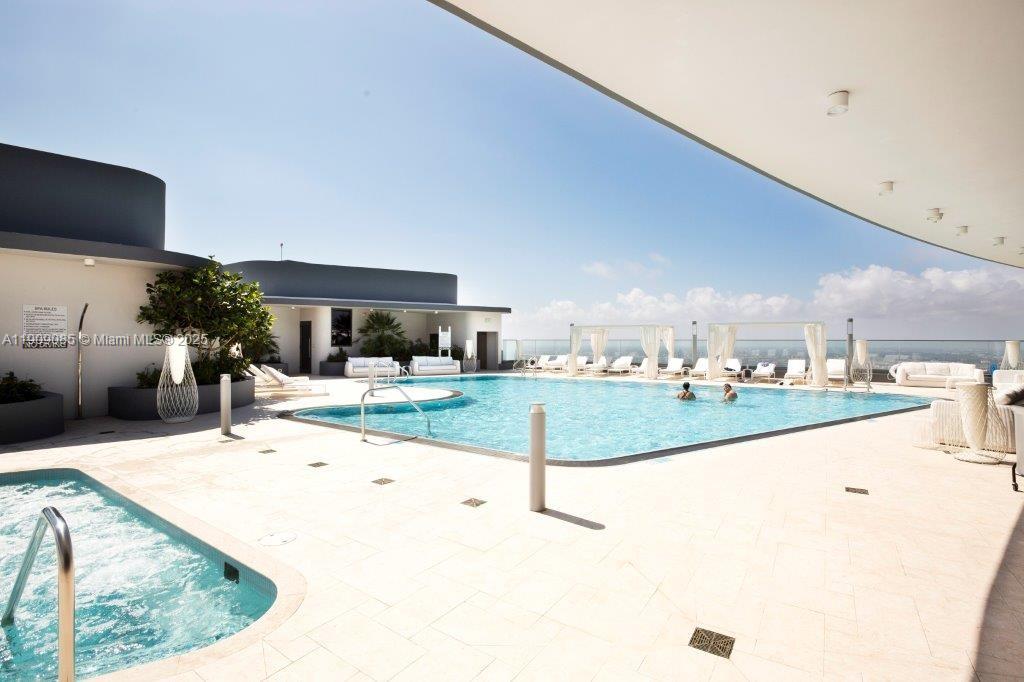 1000 Brickell Plz #2304, Miami FL 33131