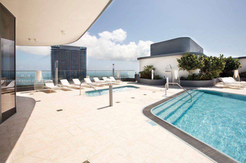 1000 Brickell Plz #2304, Miami FL 33131