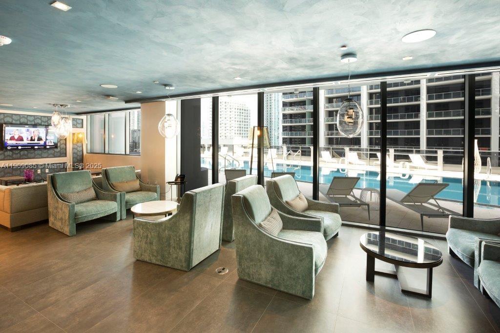 1000 Brickell Plz #2304, Miami FL 33131