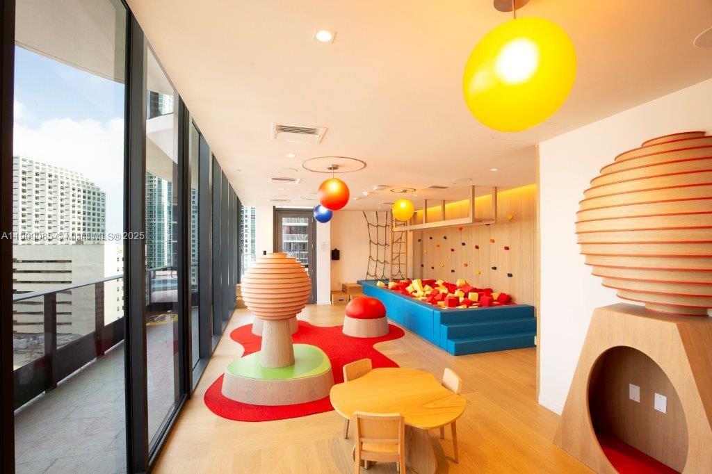 1000 Brickell Plz #2304, Miami FL 33131
