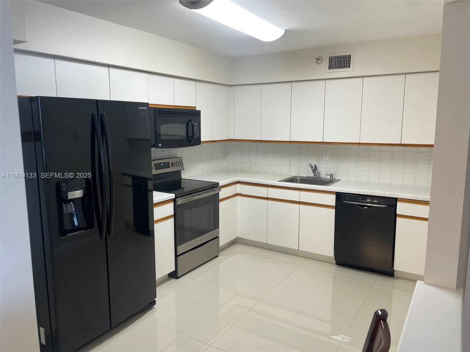 3530 Mystic Pointe Dr #1204, Aventura FL 33180