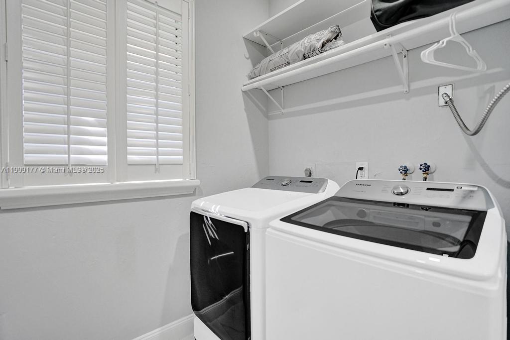 1109 SE 12th St, Deerfield Beach FL 33441