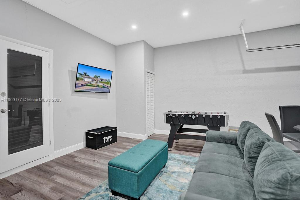 1109 SE 12th St, Deerfield Beach FL 33441