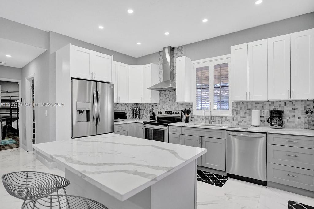 1109 SE 12th St, Deerfield Beach FL 33441