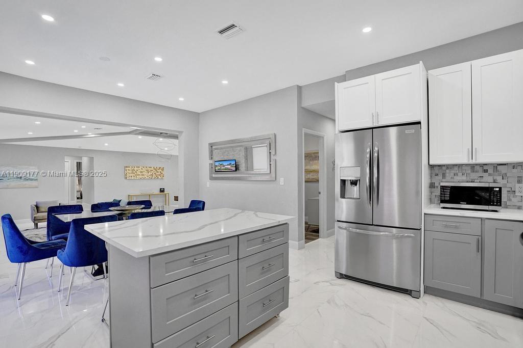 1109 SE 12th St, Deerfield Beach FL 33441