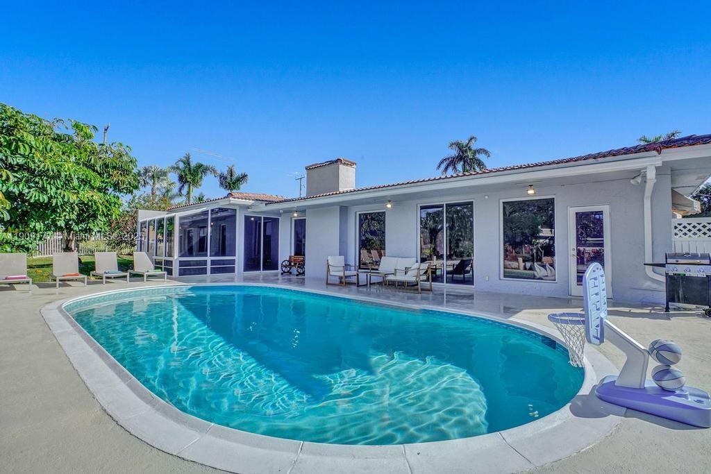 1109 SE 12th St, Deerfield Beach FL 33441