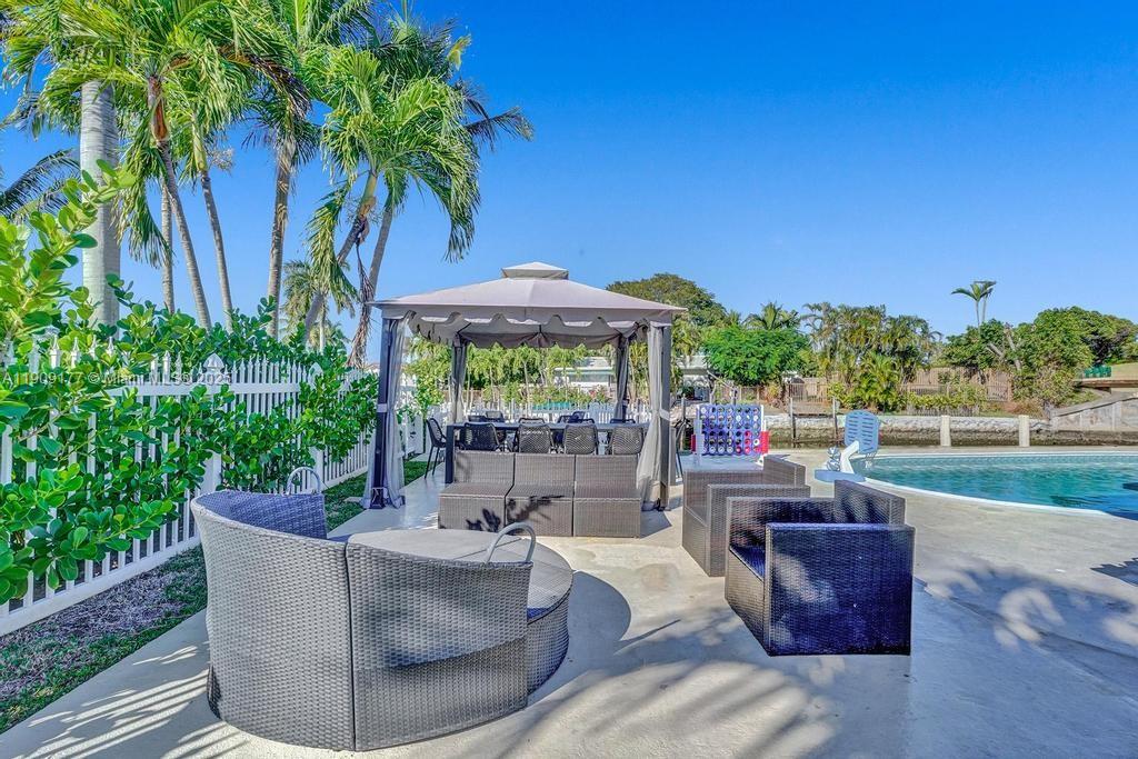 1109 SE 12th St, Deerfield Beach FL 33441