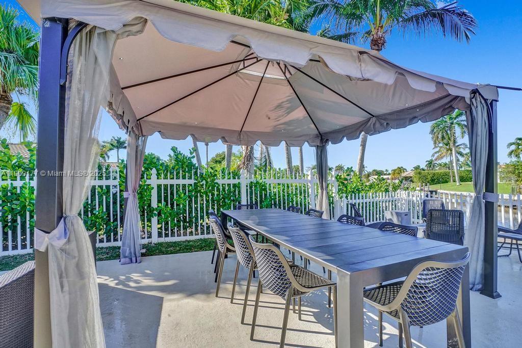 1109 SE 12th St, Deerfield Beach FL 33441
