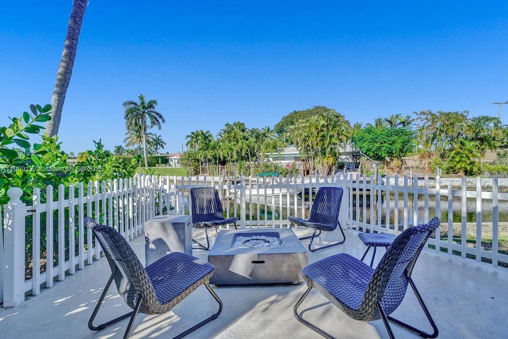 1109 SE 12th St, Deerfield Beach FL 33441