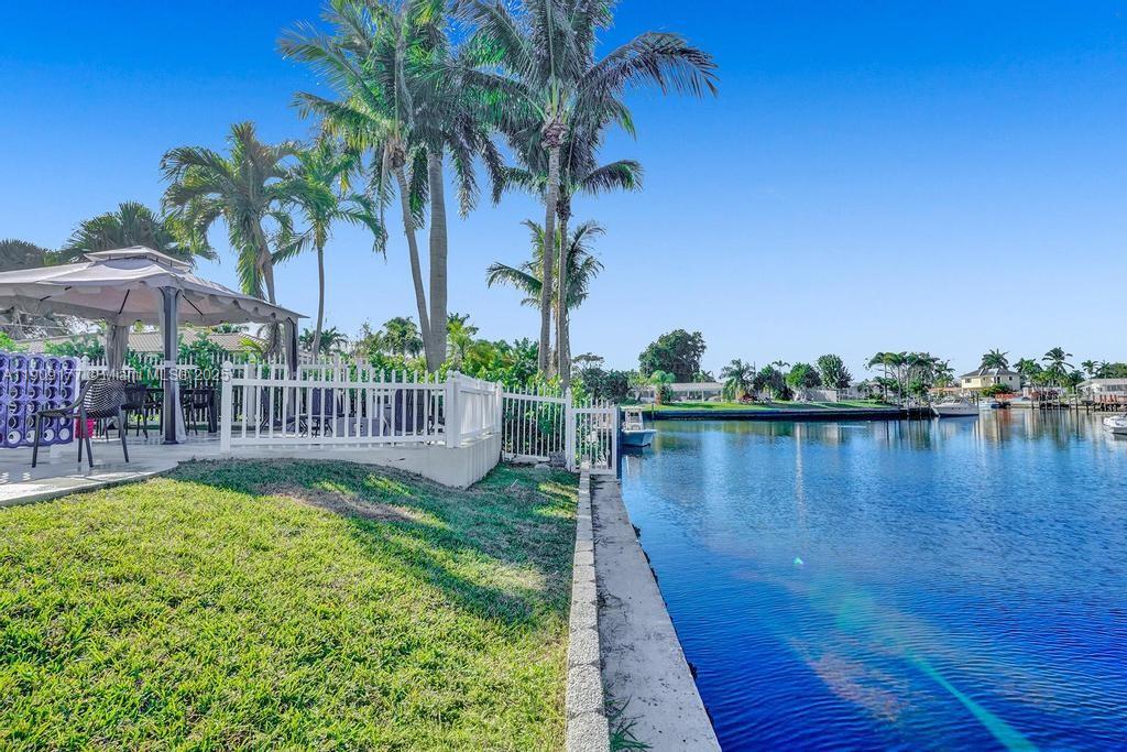 1109 SE 12th St, Deerfield Beach FL 33441