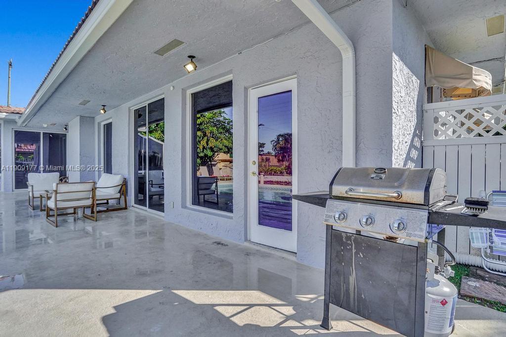 1109 SE 12th St, Deerfield Beach FL 33441