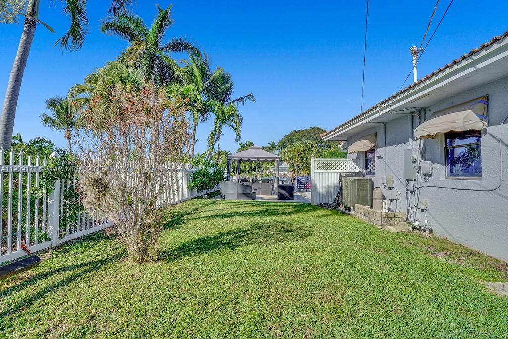 1109 SE 12th St, Deerfield Beach FL 33441