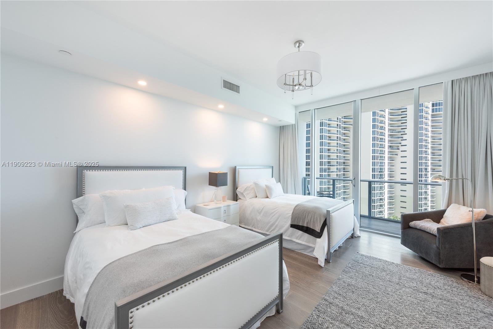 17475 Collins Ave #701, Sunny Isles Beach FL 33160