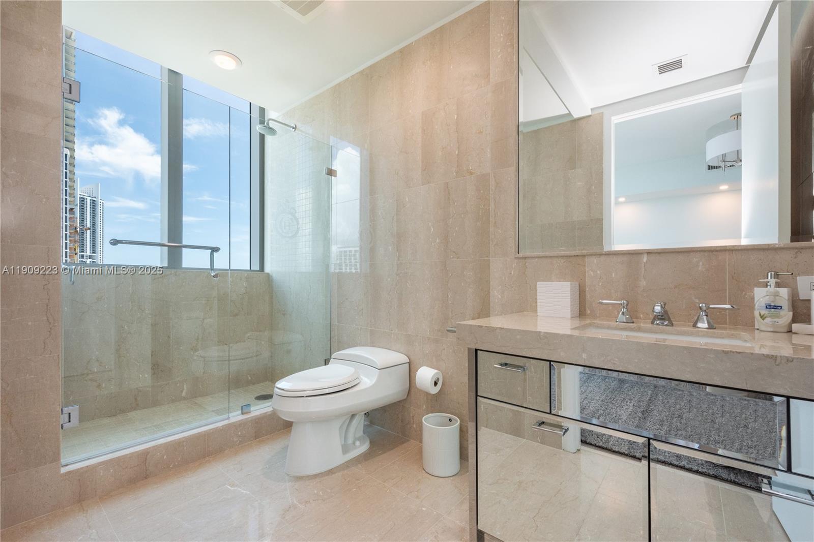 17475 Collins Ave #701, Sunny Isles Beach FL 33160