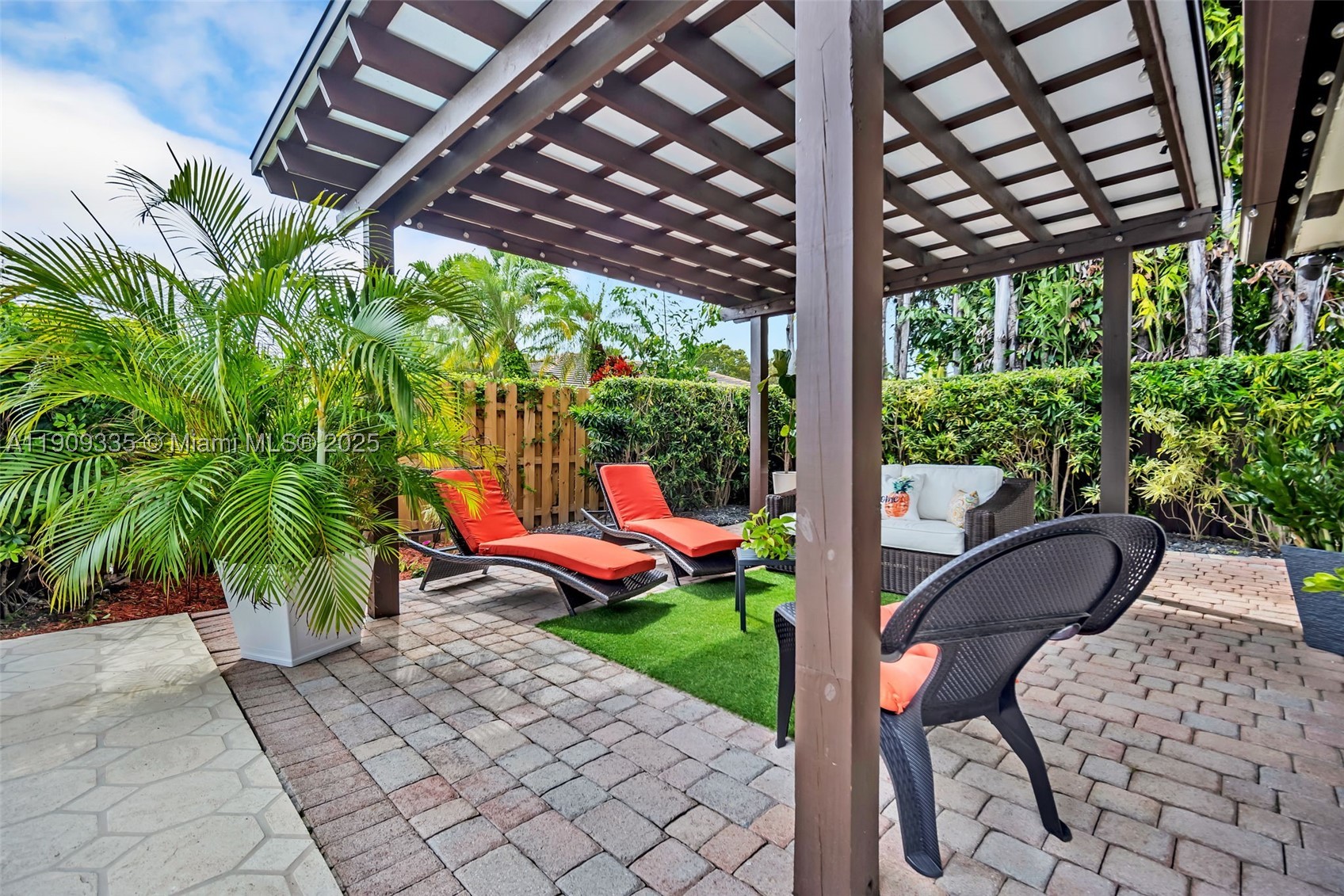 15462 SW 115th St, Miami FL 33196