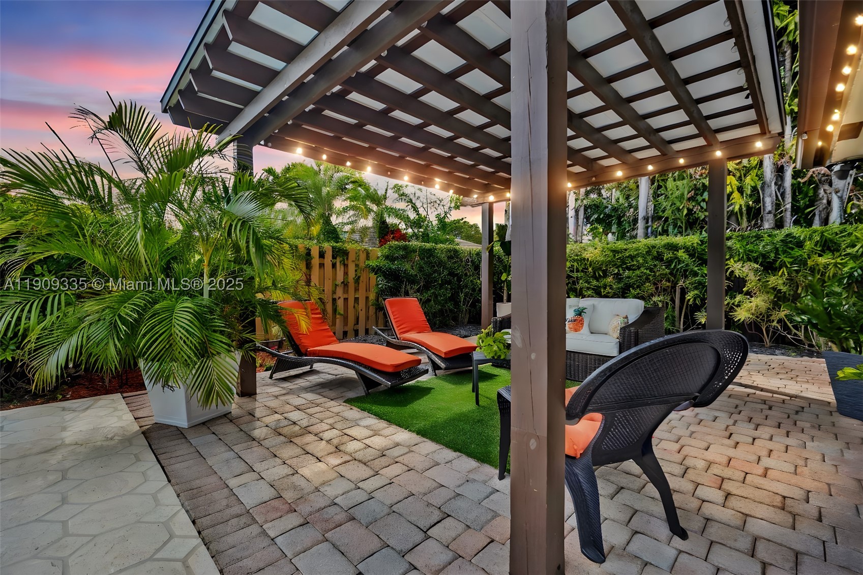 15462 SW 115th St, Miami FL 33196