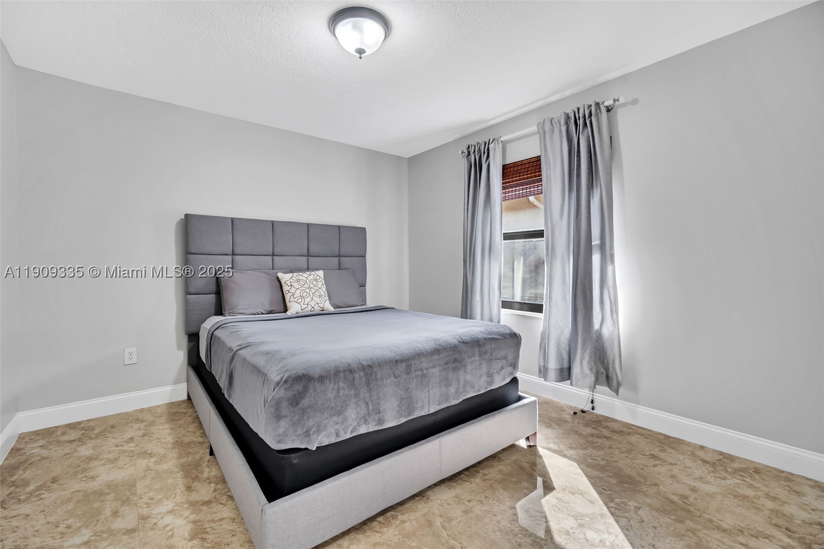 15462 SW 115th St, Miami FL 33196