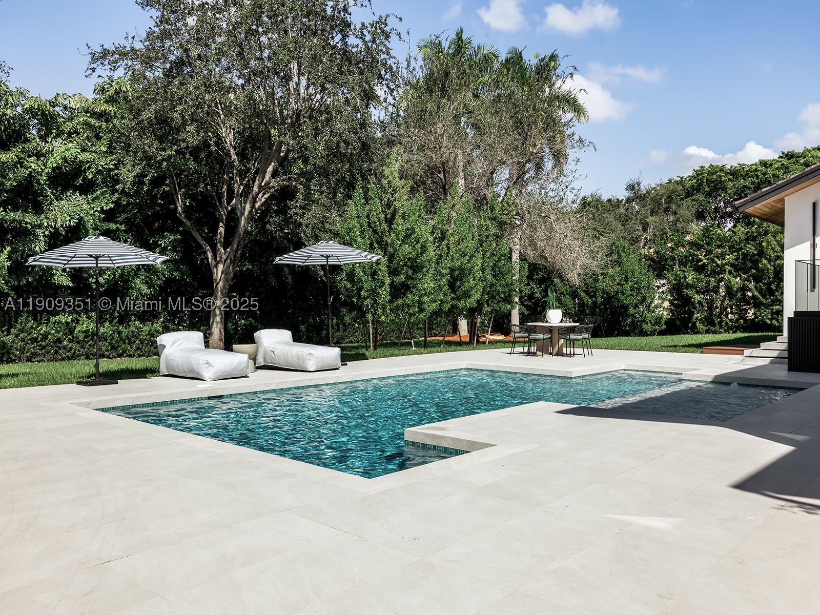 7910 Los Pinos Cir, Coral Gables FL 33143