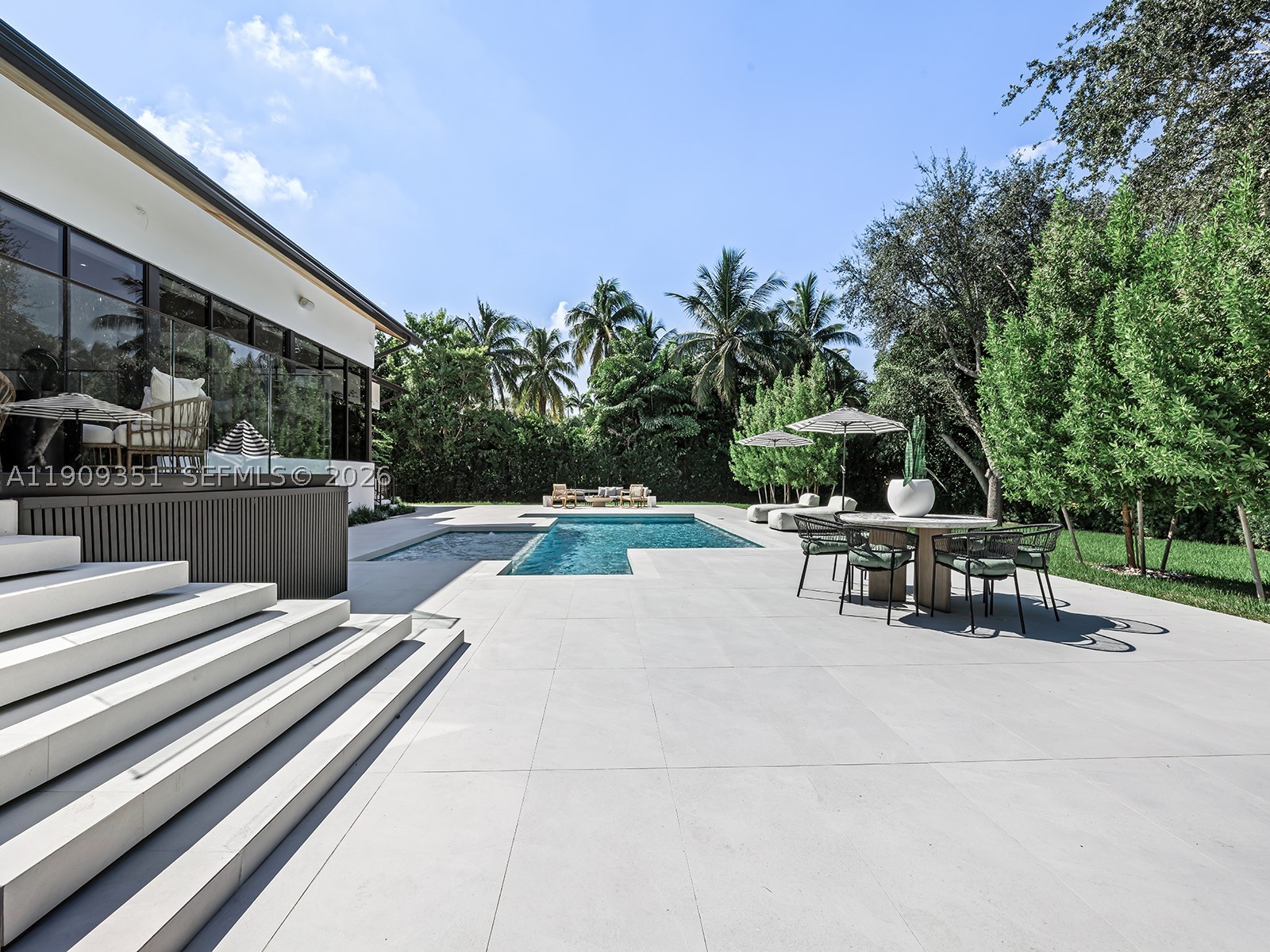 7910 Los Pinos Cir, Coral Gables FL 33143