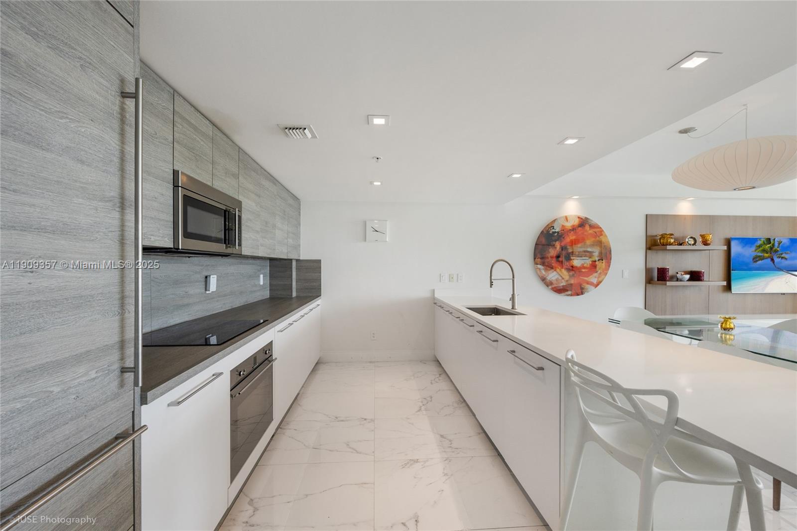 400 Sunny Isles Blvd #704, Sunny Isles Beach FL 33160