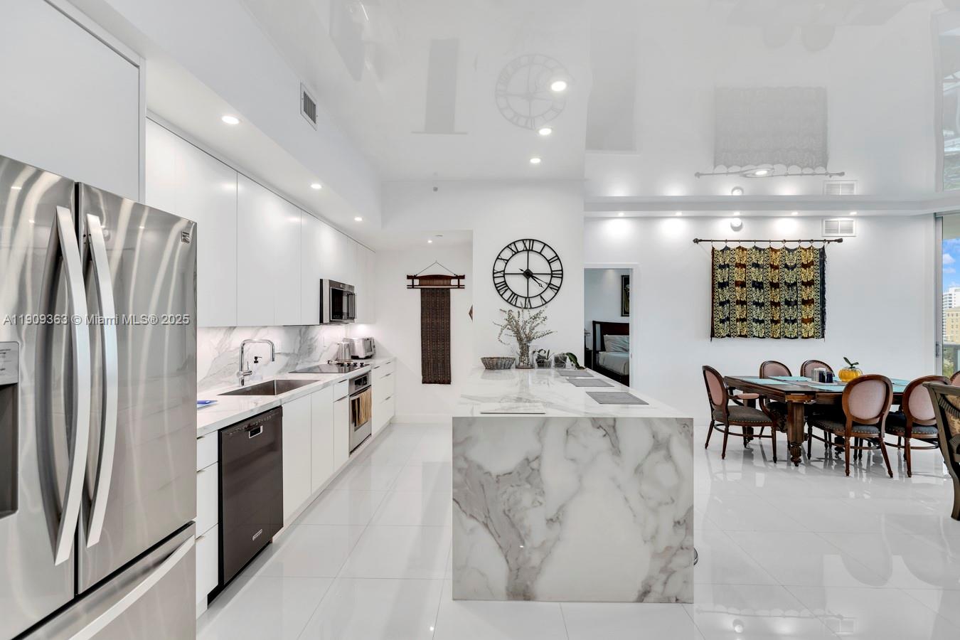 3131 NE 188th St #2-1004, Aventura FL 33180