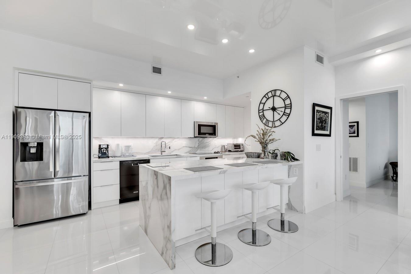 3131 NE 188th St #2-1004, Aventura FL 33180