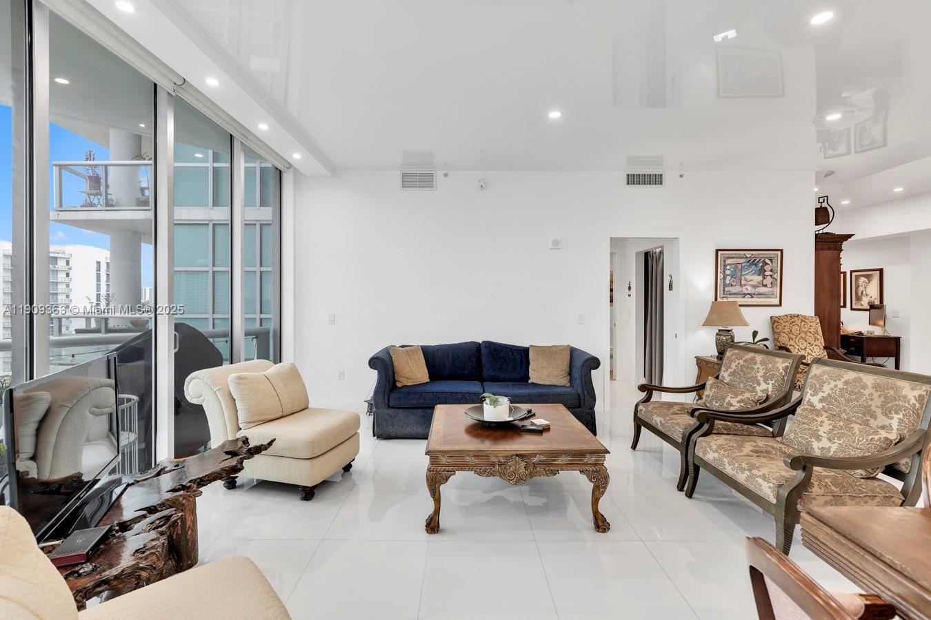 3131 NE 188th St #2-1004, Aventura FL 33180