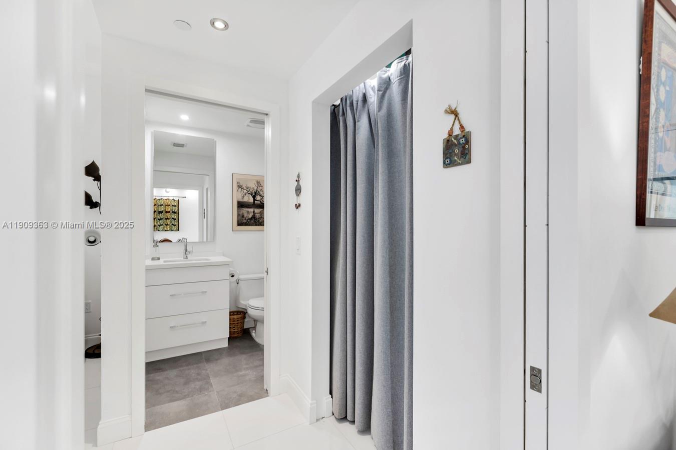 3131 NE 188th St #2-1004, Aventura FL 33180
