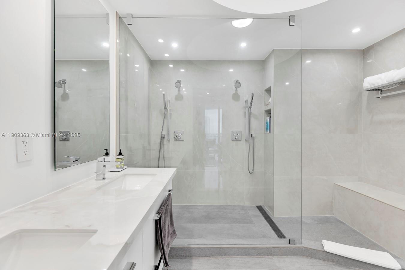3131 NE 188th St #2-1004, Aventura FL 33180