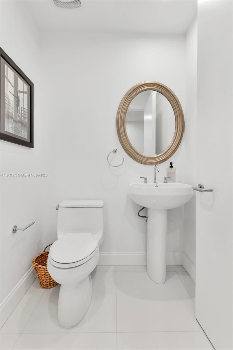 3131 NE 188th St #2-1004, Aventura FL 33180