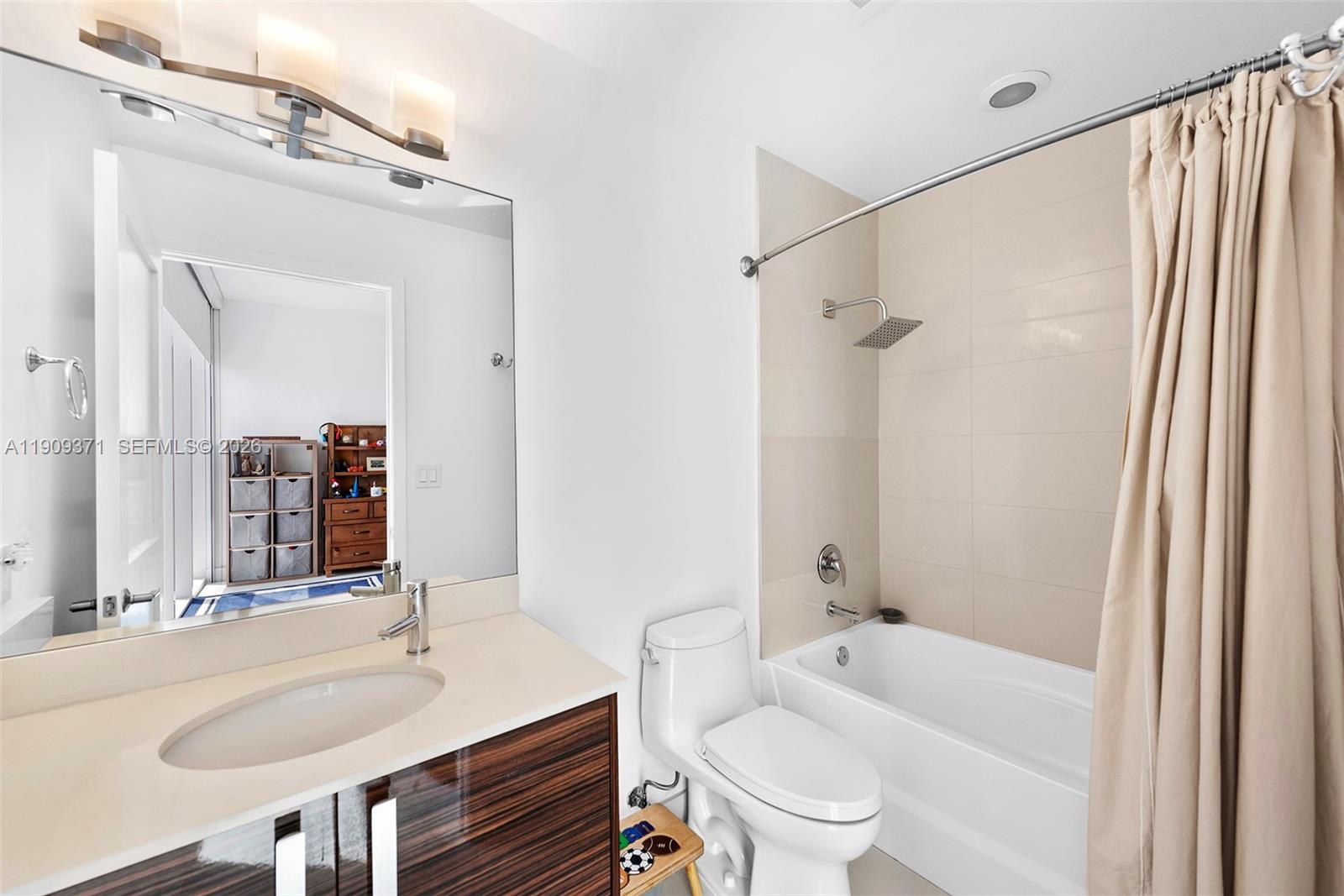 2020 N BAYSHORE DR #2110, Miami FL 33137