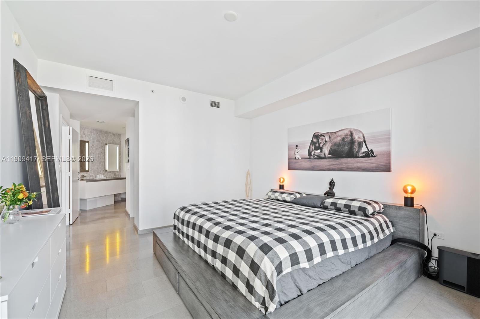 88 SW 7th St #3101, Miami FL 33130