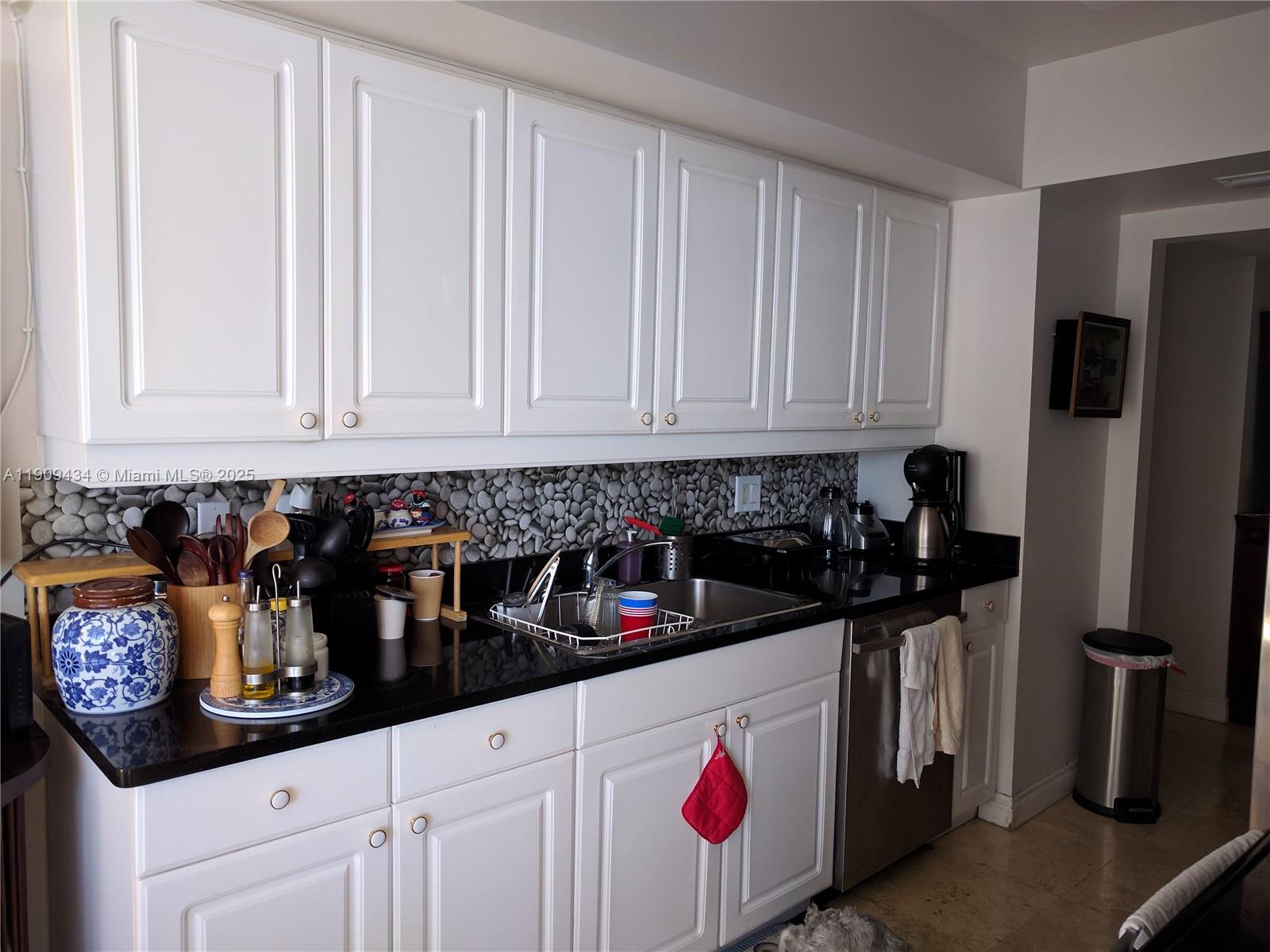 21055 Yacht Club Dr #1602, Aventura FL 33180