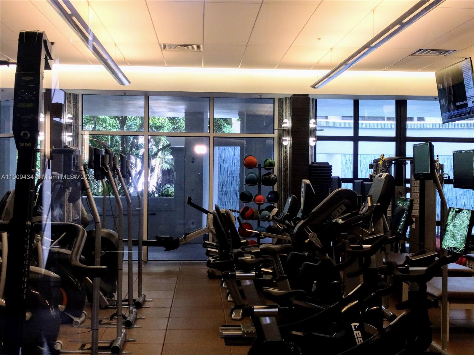 21055 Yacht Club Dr #1602, Aventura FL 33180